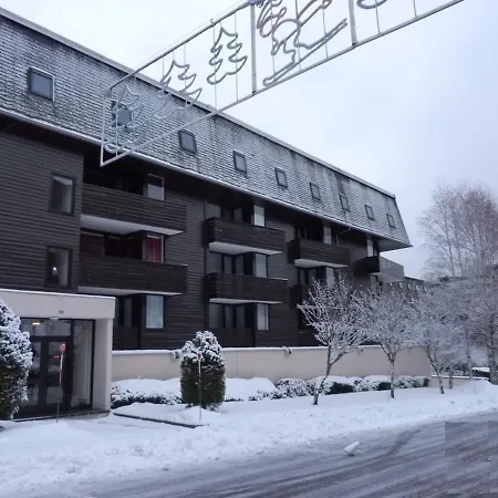Apartment Mont-dore: T2 Avec Balcon Et Garage Prive - Fr-1-608-133 *